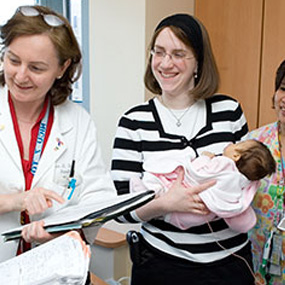 新生儿重症监护室是纽约地区的顶级转诊中心。